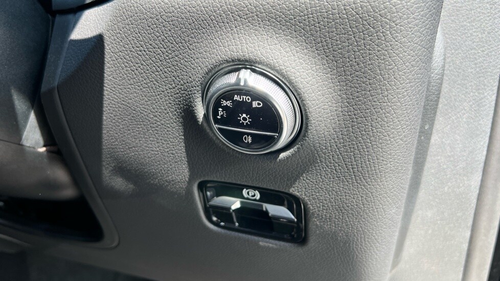 Used Mercedes-Benz GLC 2019 for sale - 76494000: Photo 35