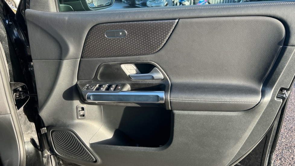 Used Mercedes-Benz GLB 2025 for sale - 77010506: Photo 35