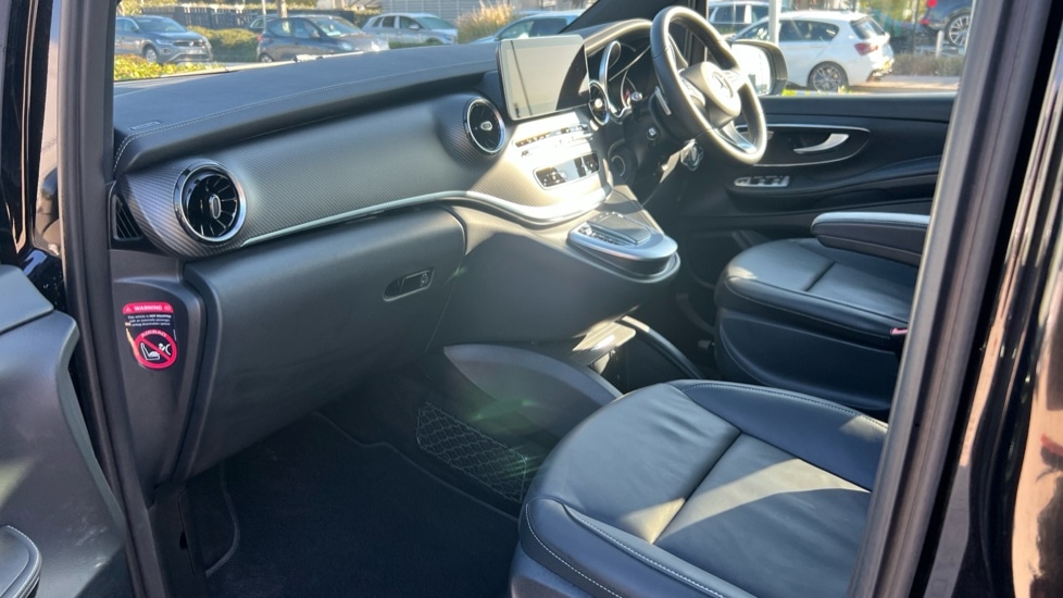 Used Mercedes-Benz V-Class 2024 for sale - 76244453: Photo 11