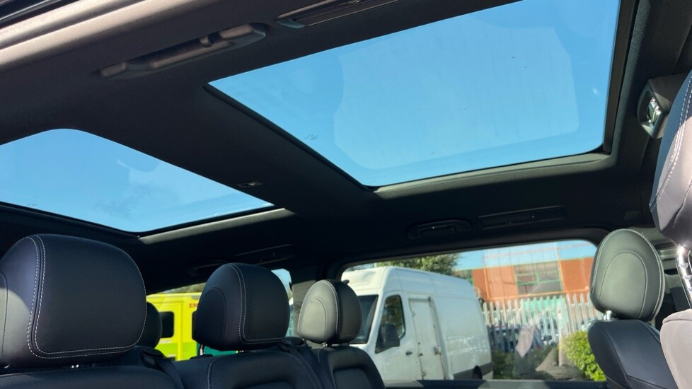 Used Mercedes-Benz V-Class 2024 for sale - 76244453: Photo 32