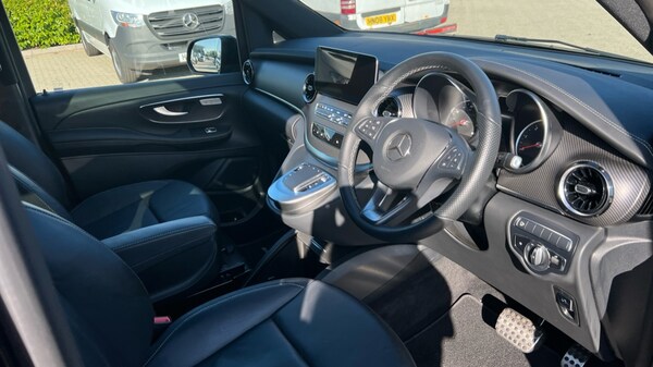 Used Mercedes-Benz V-Class 2024 for sale - 76244453: Photo 3