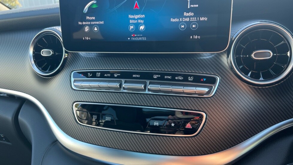 Used Mercedes-Benz V-Class 2024 for sale - 76244453: Photo 41