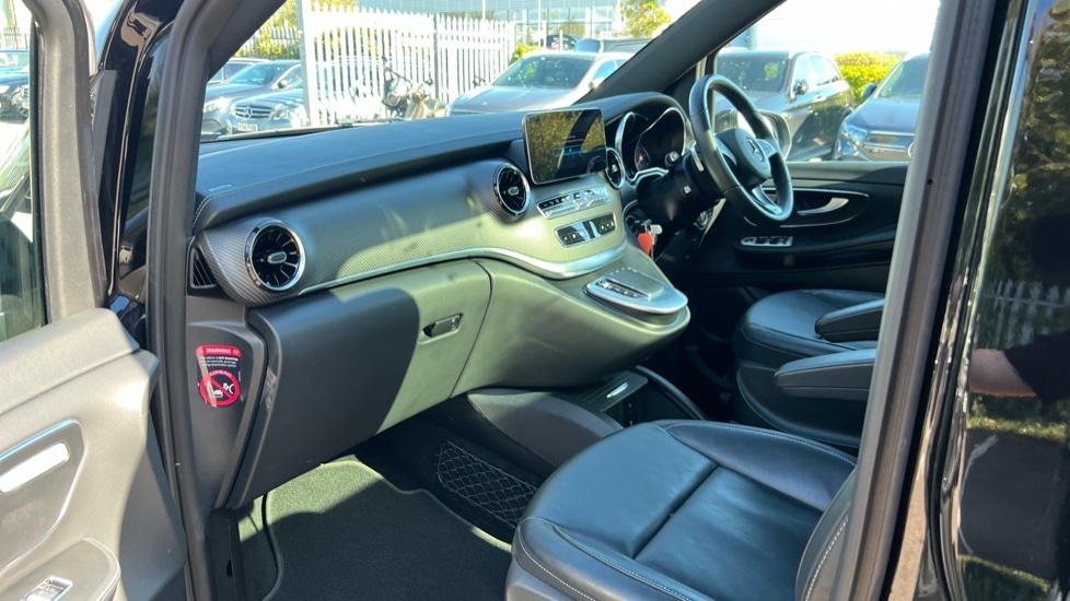 Used Mercedes-Benz V-Class 2024 for sale - 76062150: Photo 11