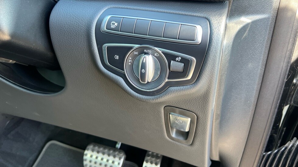 Used Mercedes-Benz V-Class 2024 for sale - 76062150: Photo 35