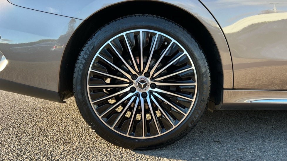 Used Mercedes-Benz E Class 2025 for sale - 76960230: Photo 27