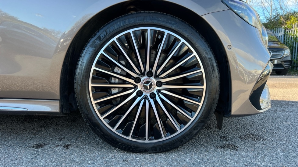 Used Mercedes-Benz E Class 2025 for sale - 76960230: Photo 5