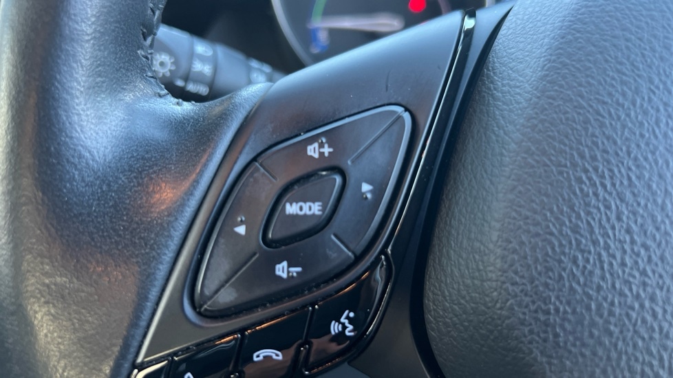 Used Toyota C-HR 2023 for sale - 76415217: Photo 22