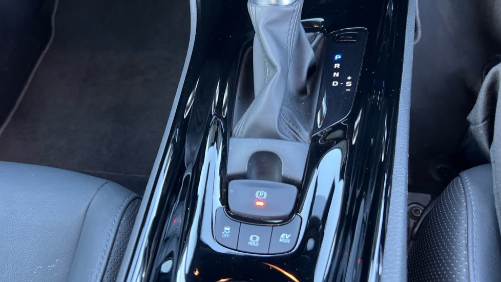 Used Toyota C-HR 2023 for sale - 76415217: Photo 28