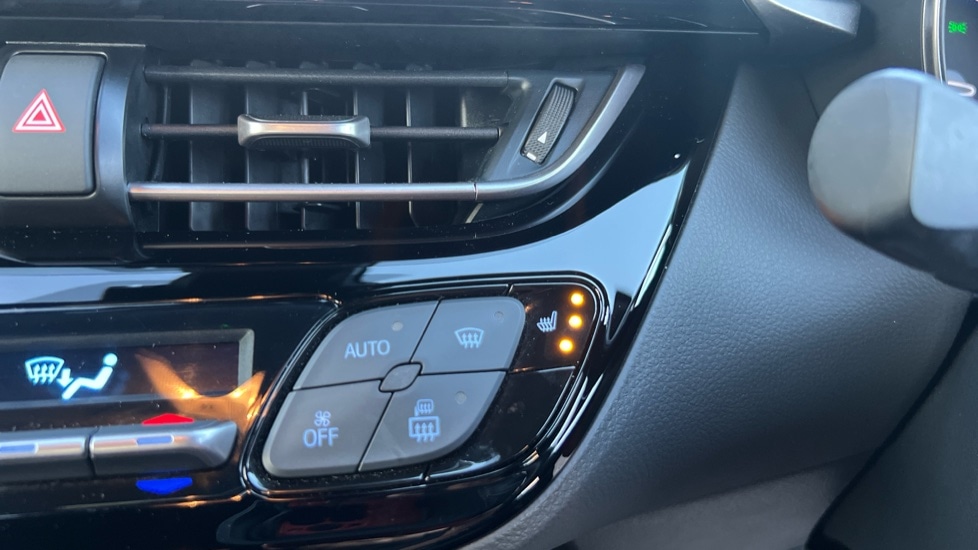 Used Toyota C-HR 2023 for sale - 76415217: Photo 31