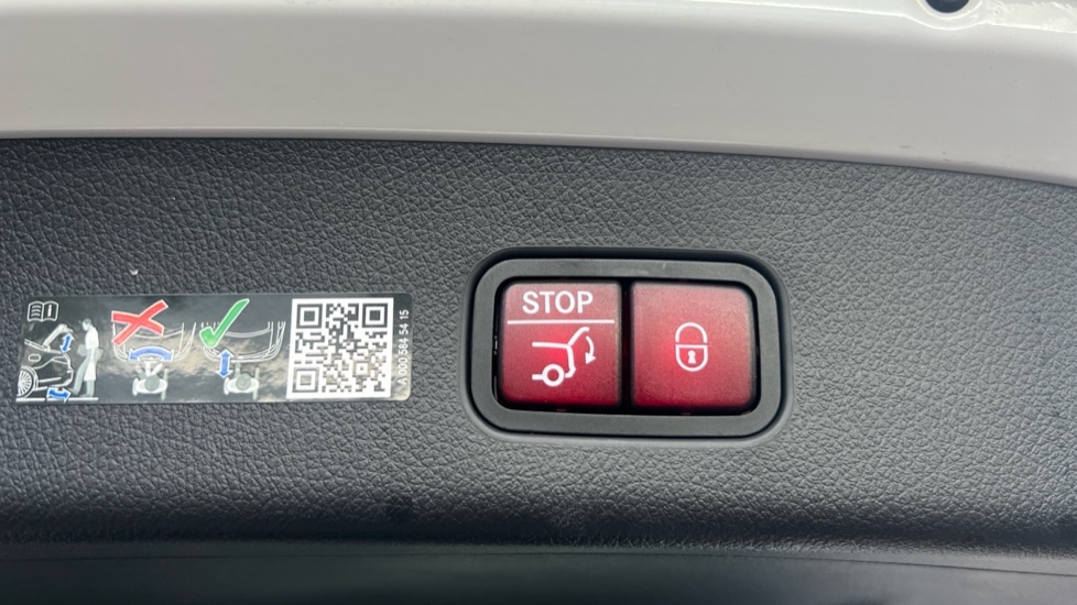 Used Mercedes-Benz GLC 2024 for sale - 76273054: Photo 32
