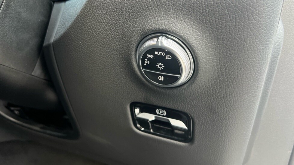 Used Mercedes-Benz GLC 2024 for sale - 76273054: Photo 35