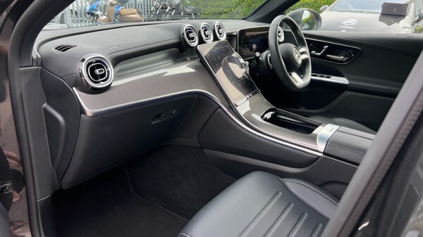 Used Mercedes-Benz GLC 2024 for sale - 76172363: Photo 11