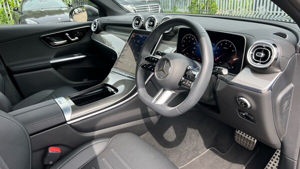 Used Mercedes-Benz GLC 2024 for sale - 76172363: Photo 3