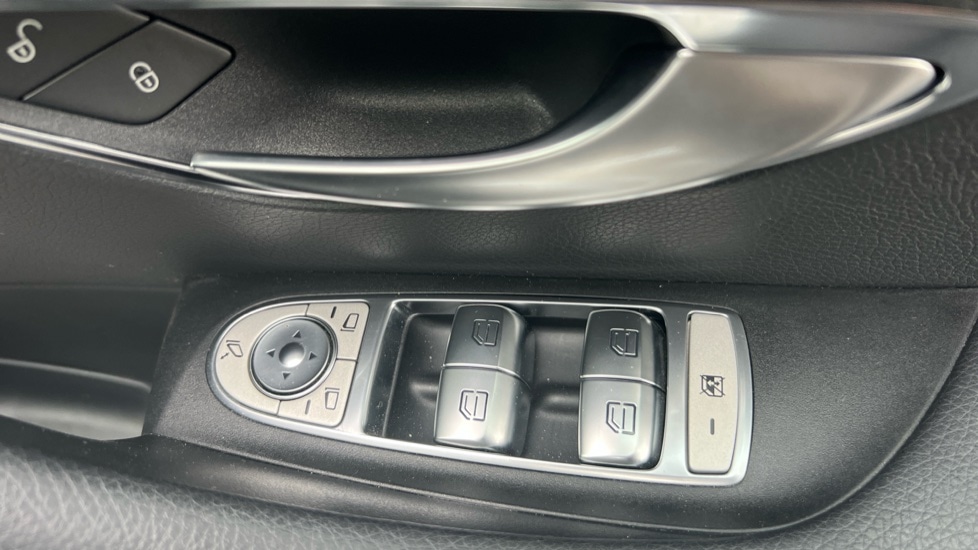 Used Mercedes-Benz E Class 2018 for sale - 76593634: Photo 36