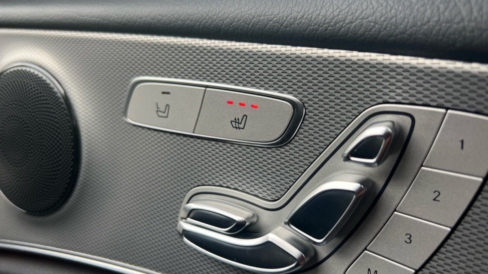 Used Mercedes-Benz E Class 2018 for sale - 76593634: Photo 41