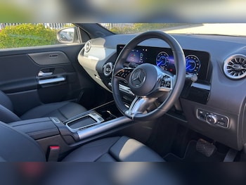 Used Mercedes-Benz EQA 2024 for sale - 75943472: Photo 3