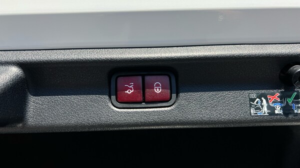 Used Mercedes-Benz EQA 2025 for sale - 75484368: Photo 32