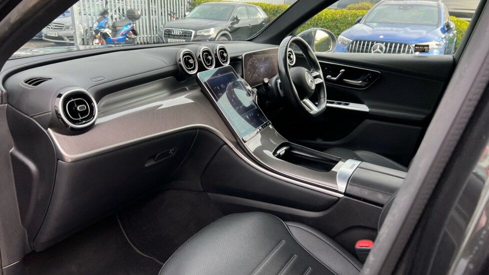 Used Mercedes-Benz GLC 2023 for sale - 76372714: Photo 11