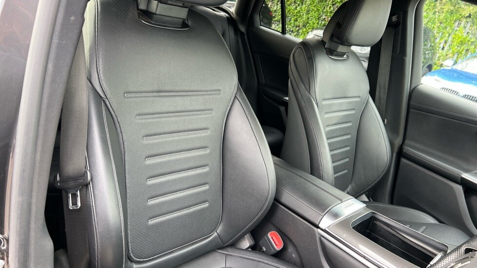 Used Mercedes-Benz GLC 2023 for sale - 76372714: Photo 14