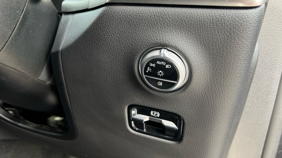 Used Mercedes-Benz GLC 2023 for sale - 76372714: Photo 35