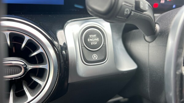 Used Mercedes-Benz GLB 2025 for sale - 76261691: Photo 40