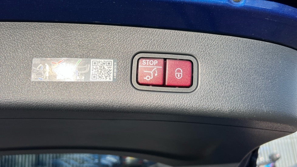 Used Mercedes-Benz GLC 2024 for sale - 76623480: Photo 32