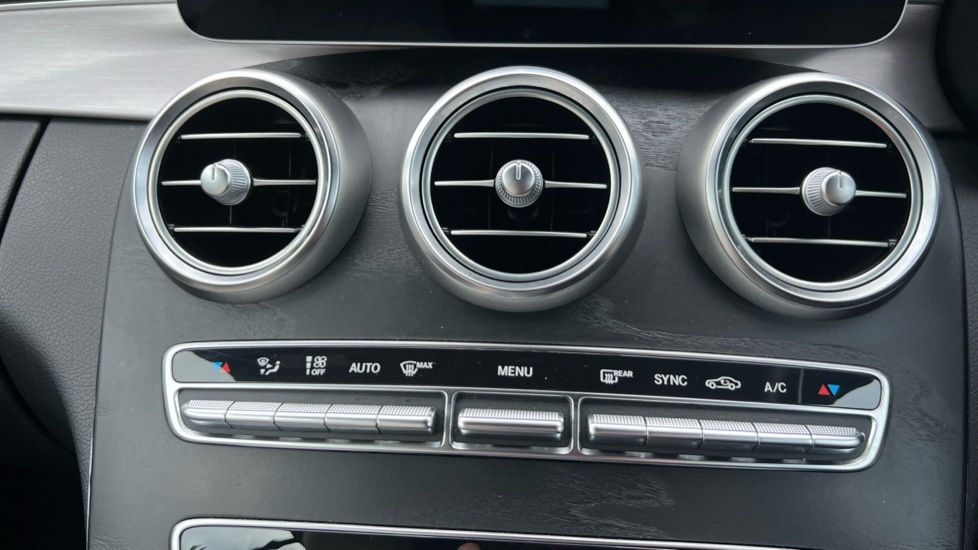 Used Mercedes-Benz C Class 2019 for sale - 76984009: Photo 40