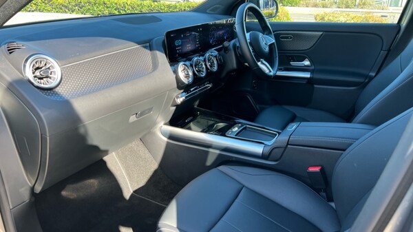 Used Mercedes-Benz EQA 2024 for sale - 75943356: Photo 11