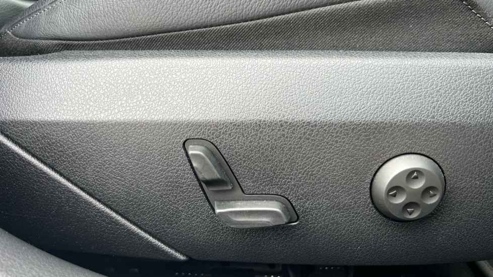 Used Mercedes-Benz C-Class 2022 for sale - 76044385: Photo 32