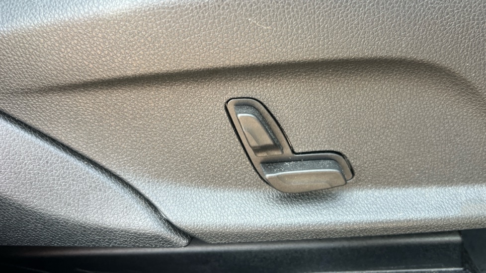 Used Mercedes-Benz GLC 2021 for sale - 76124816: Photo 32