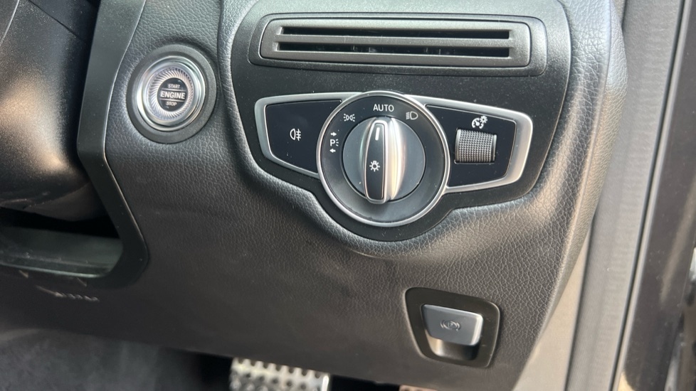 Used Mercedes-Benz GLC 2021 for sale - 76124816: Photo 35