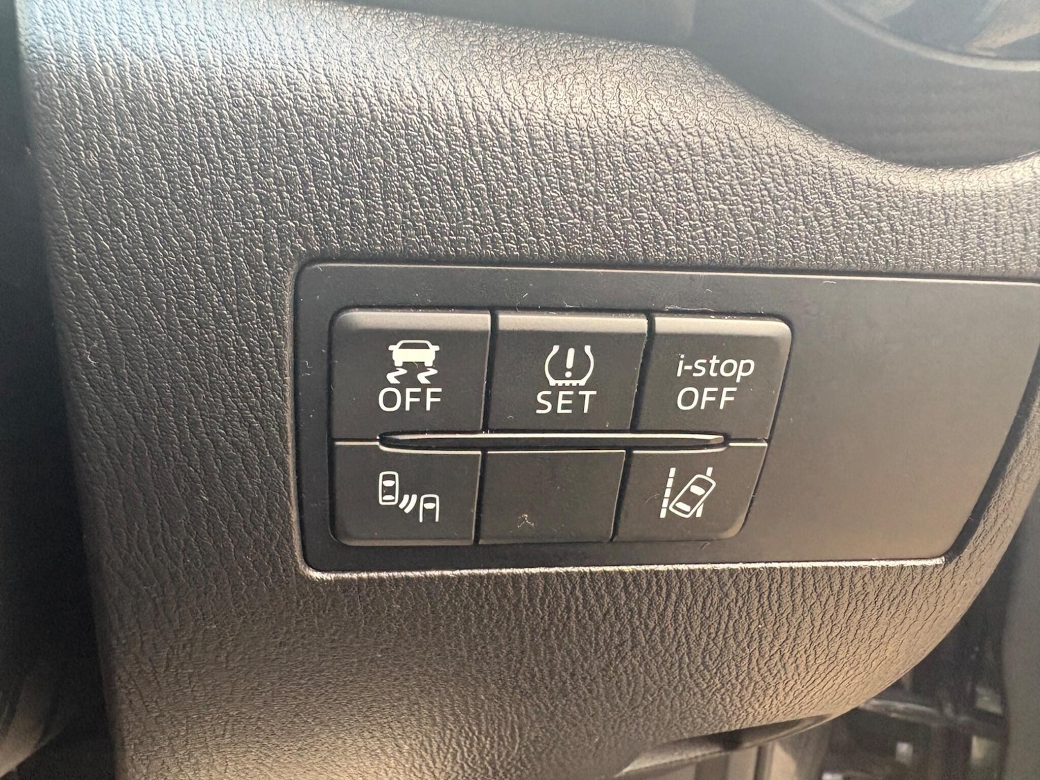 Used Mazda Mazda2 2015 for sale - 77864782: Photo 23