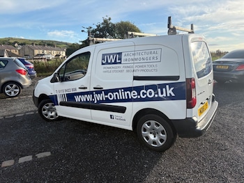 Used Peugeot Partner 2018 for sale - 77969994: Photo