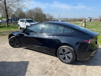Used Tesla Model 3 2021 for sale - 78260000: Photo