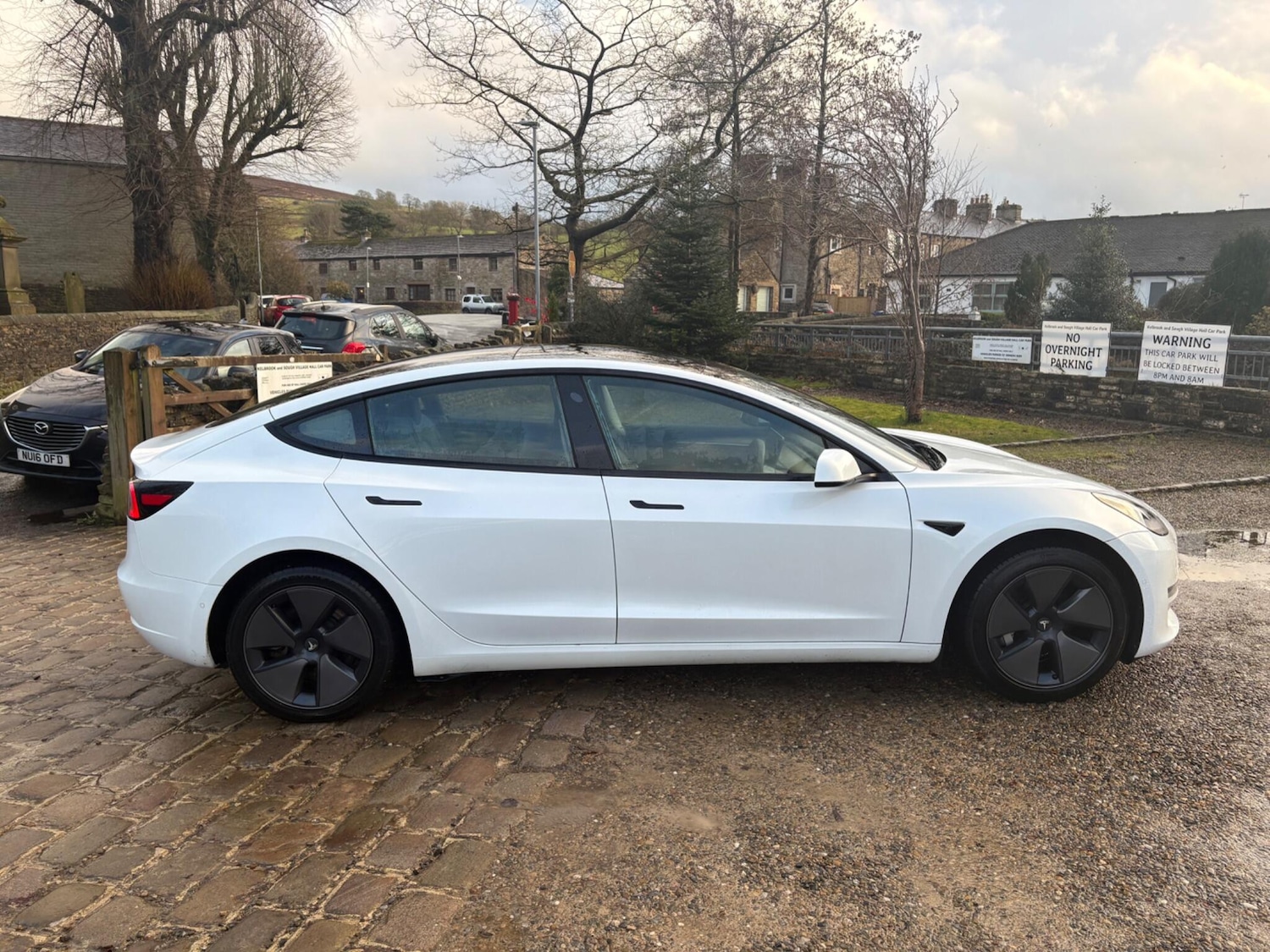 Used Tesla Model 3 for sale - 77882107: Photo 2