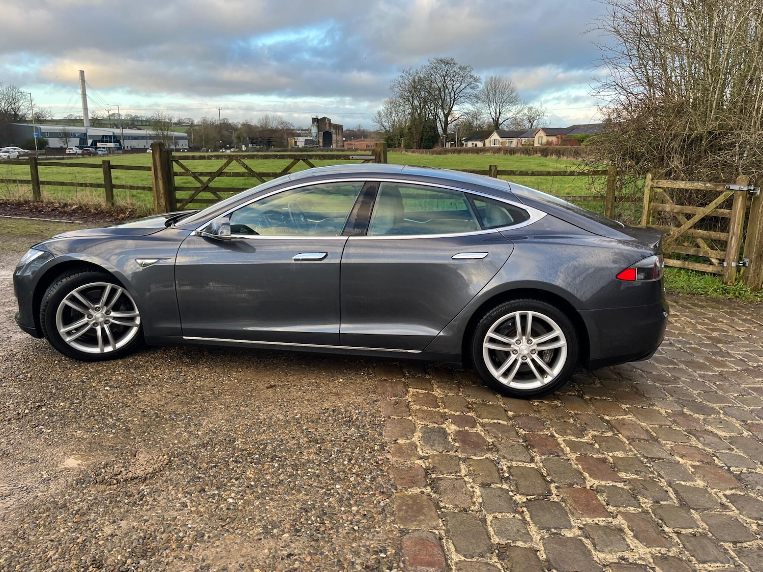 Used Tesla Model S 2016 for sale - 77940637: Photo 32