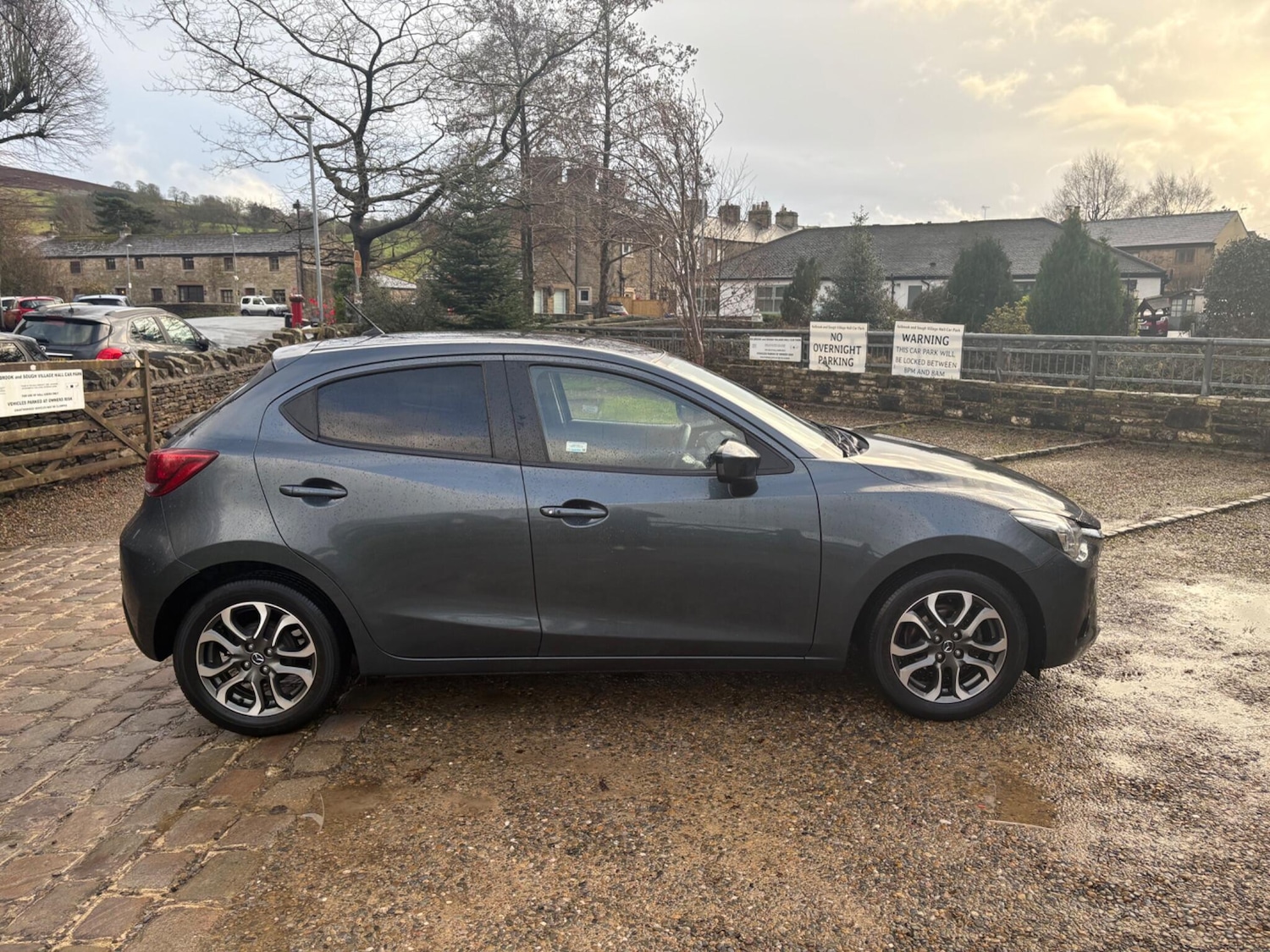 Used Mazda Mazda2 2015 for sale - 77992950: Photo 11