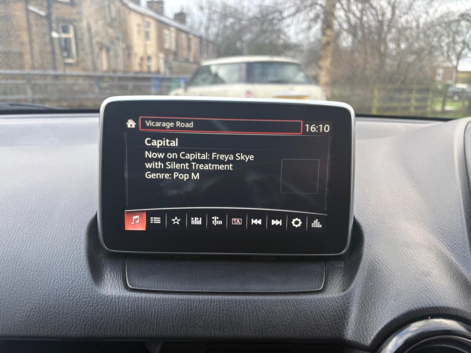 Used Mazda Mazda2 2015 for sale - 77992950: Photo 19