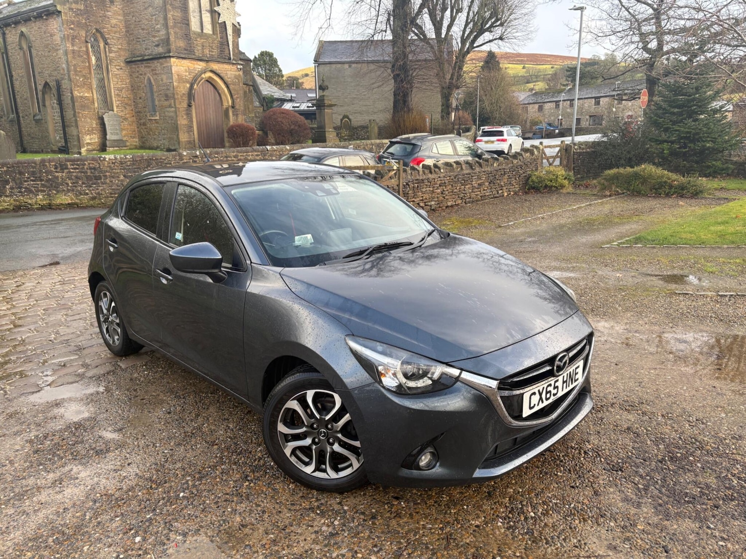 Used Mazda Mazda2 2015 for sale - 77992950: Photo 2
