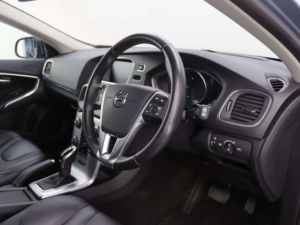 Used Volvo V40 2019 for sale - 77654577: Photo 10