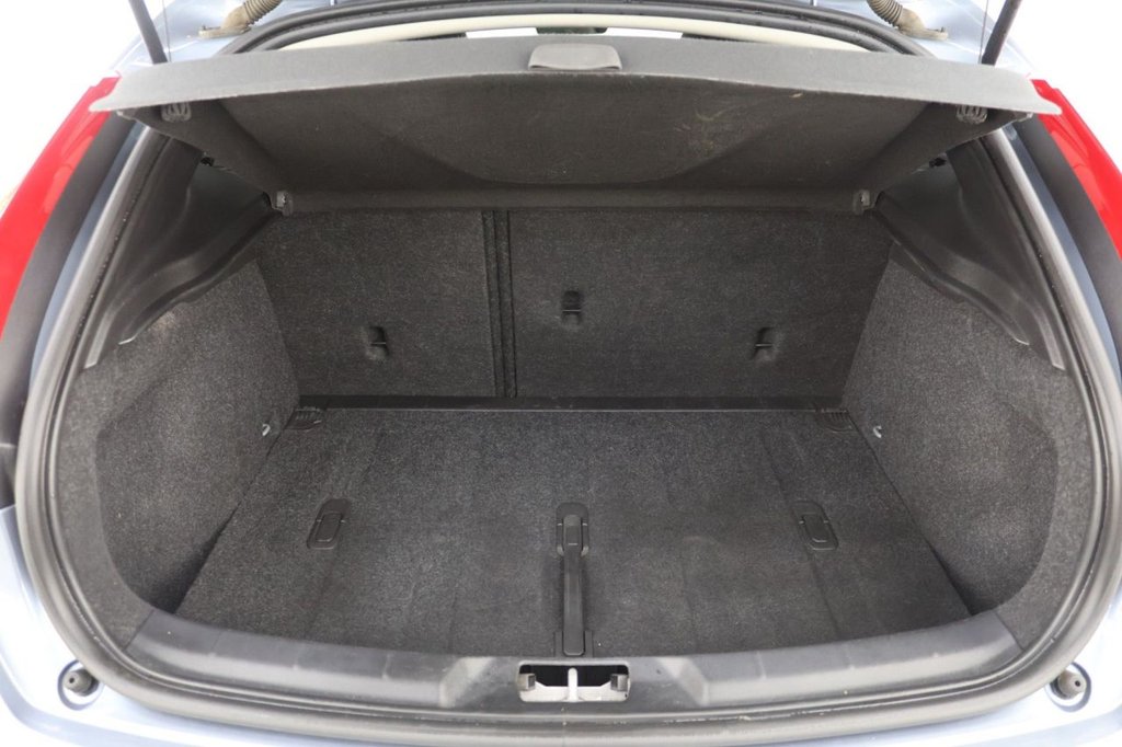 Used Volvo V40 2019 for sale - 77654577: Photo 25