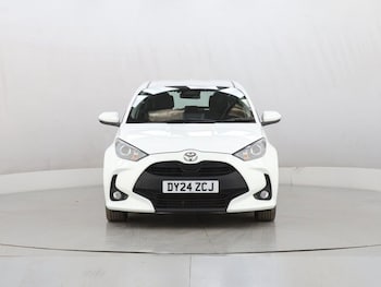 Used Toyota Yaris 2024 for sale - 79550378: Photo