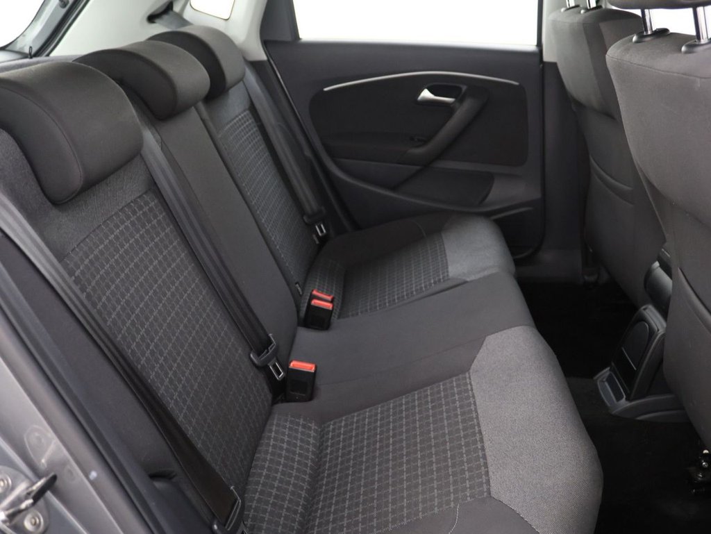 Used Volkswagen Polo 2014 for sale - 76546543: Photo 16