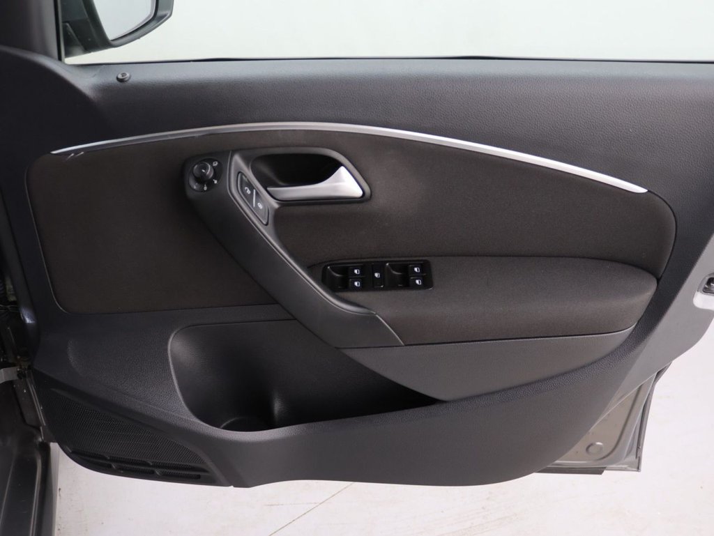 Used Volkswagen Polo 2014 for sale - 76546543: Photo 25