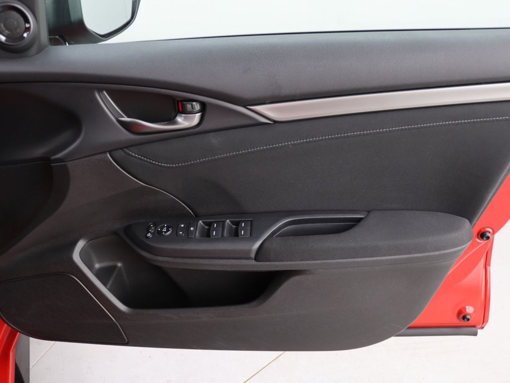 Used Honda Civic 2018 for sale - 76542158: Photo 25