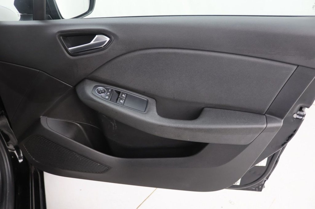 Used Renault Clio 2020 for sale - 78082532: Photo 25