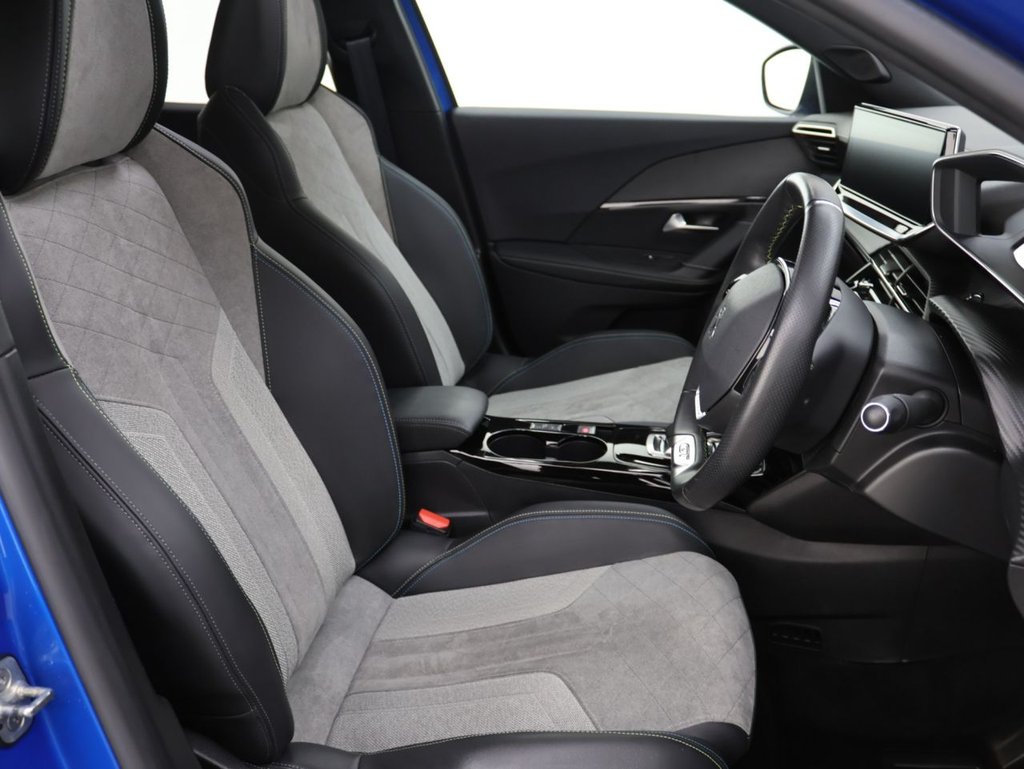Used Peugeot E-2008 2021 for sale - 76301137: Photo 12