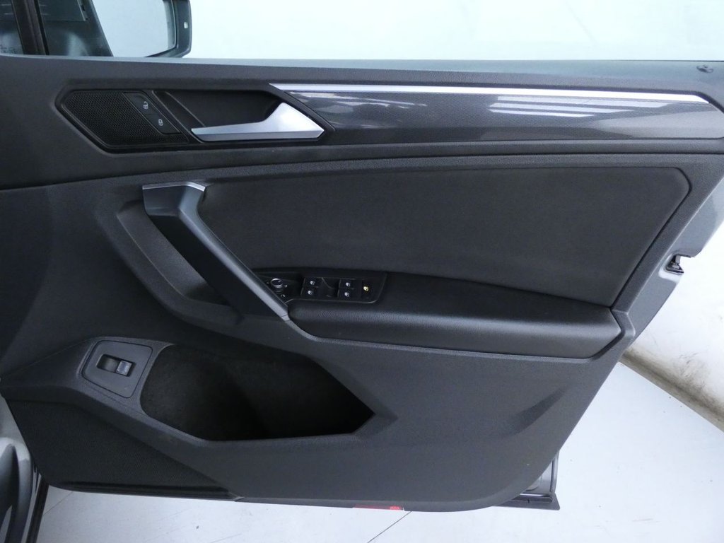 Used Volkswagen Tiguan 2019 for sale - 76301125: Photo 26