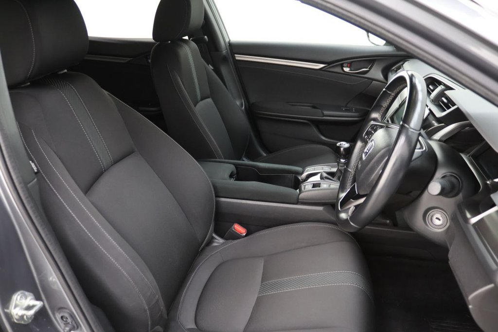 Used Honda Civic 2018 for sale - 76505998: Photo 12