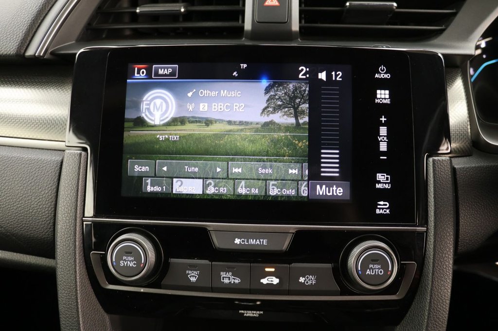 Used Honda Civic 2018 for sale - 76505998: Photo 17